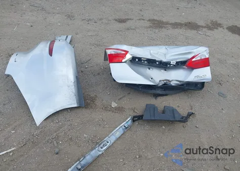 2015 Ford Fiesta S z USA, uszkodzony, nr VIN 3FADP4AJ2FM110524